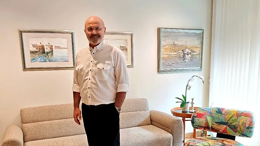 Dr. Senai Aksoy in the waiting room of his Nişantaşı clinic