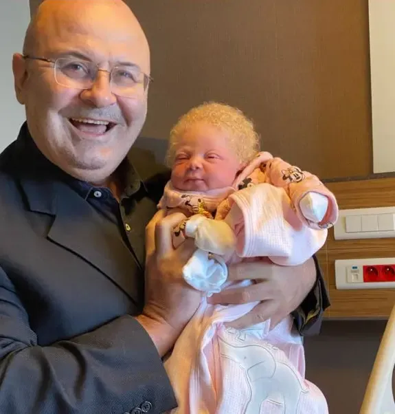 Dr. Senai Aksoy